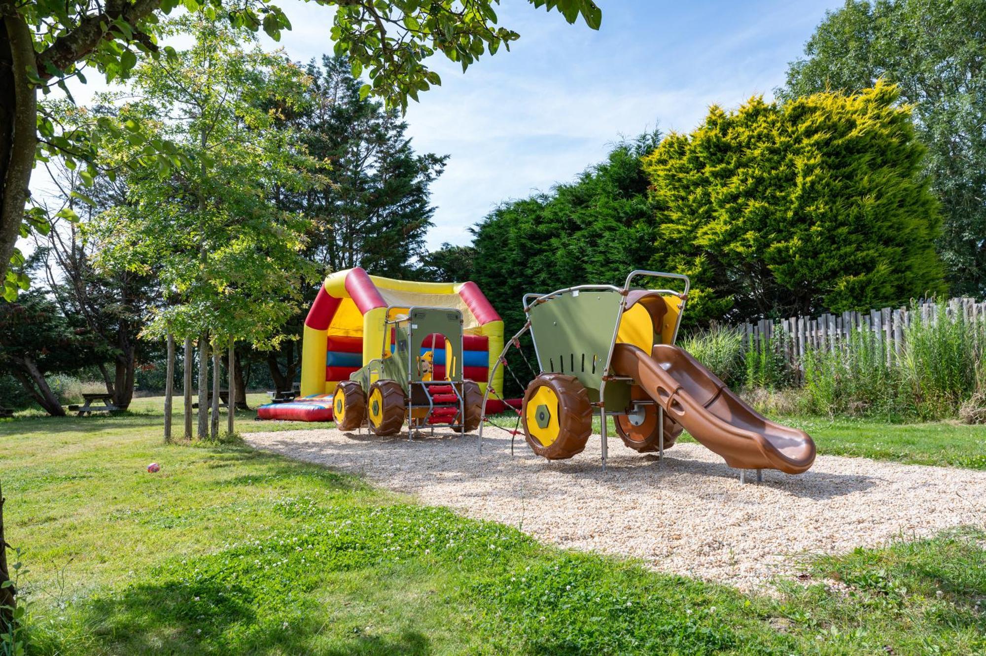 Camping Rcn La Ferme Du Latois Coex Exterior photo