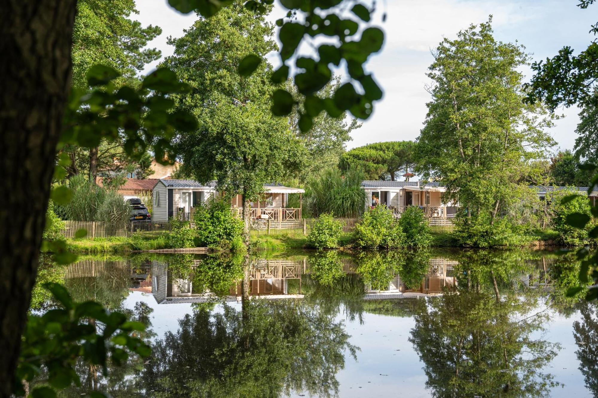 Camping Rcn La Ferme Du Latois Coex Exterior photo